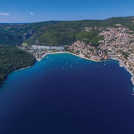 Сasa de vacaciones Awesome In Labin With Kitchen