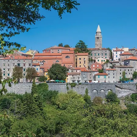 Сasa de vacaciones Awesome In Labin With Kitchen Raša